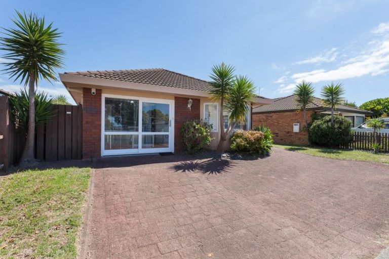 Photo of property in 1/37 Sunrise Avenue, Mount Maunganui, 3116