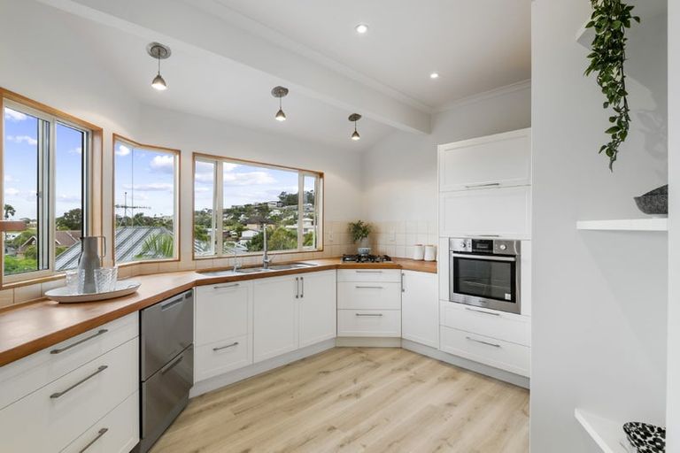 Photo of property in 71 William Bayes Place, Red Beach, 0932