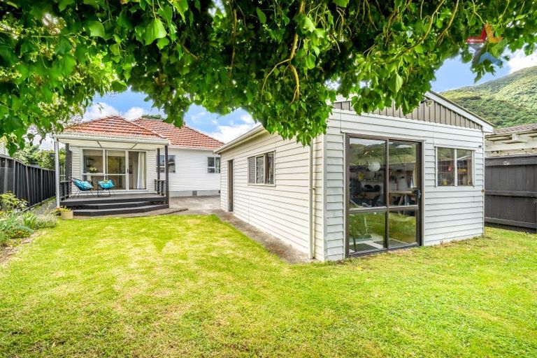 Photo of property in 61 Riverside Drive, Waiwhetu, Lower Hutt, 5010