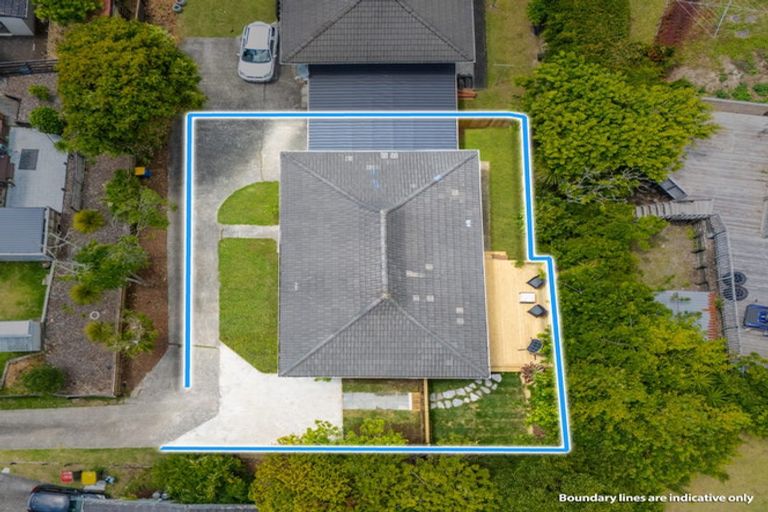 Photo of property in 2/22 Sandiacre Way, Browns Bay, Auckland, 0630