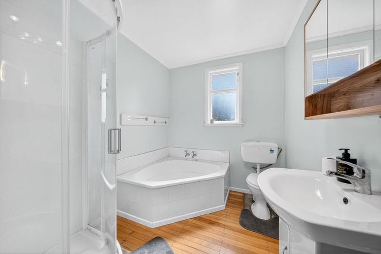 Photo of property in 2 Philip Street, Carterton, 5713