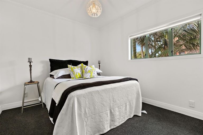 Photo of property in E/5 The Esplanade, Eastern Beach, Auckland, 2012