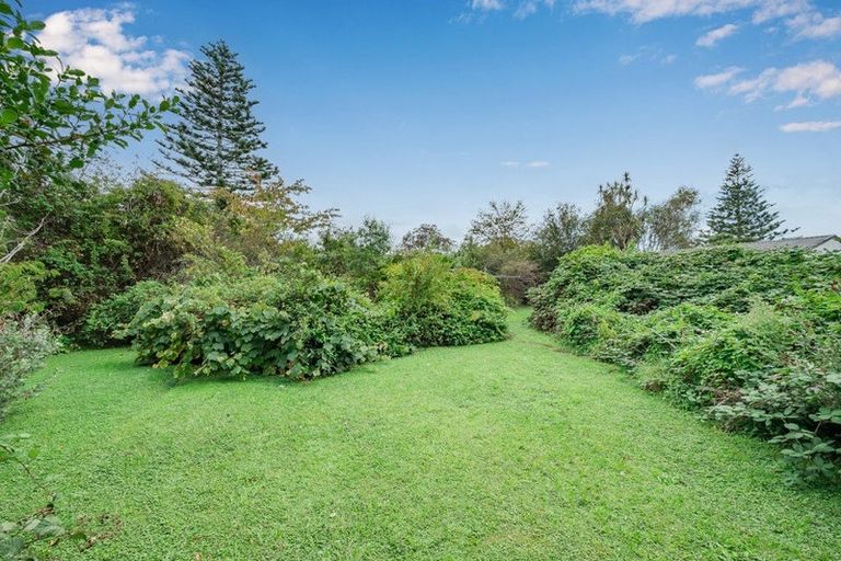 Photo of property in 10 Wairere Grove, Paraparaumu, 5032