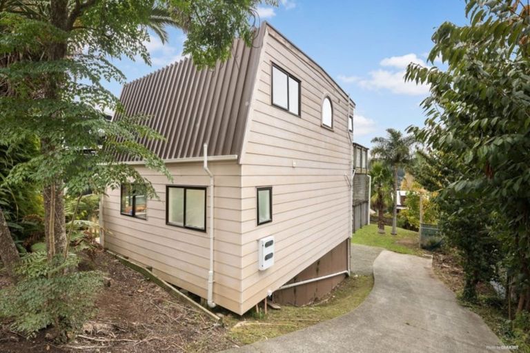 Photo of property in 32 Stillwater Crescent, Stillwater, Silverdale, 0993