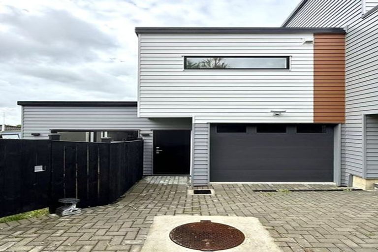 Photo of property in 19f Cedar Heights Avenue, Massey, Auckland, 0614