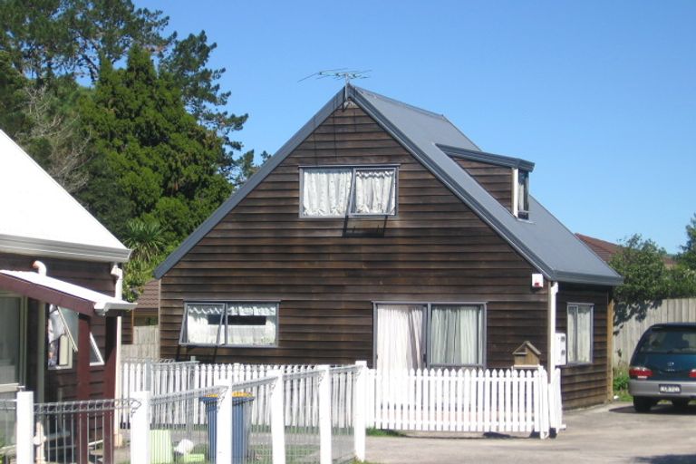 Photo of property in 11 Caspian Close, New Lynn, Auckland, 0600