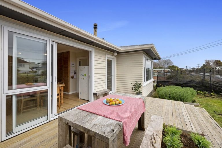 Photo of property in 91 Clawton Street, Westown, New Plymouth, 4310
