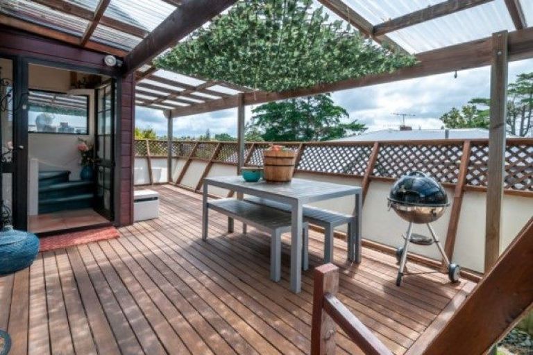 Photo of property in 1/81 Carlisle Road, Torbay, Auckland, 0632
