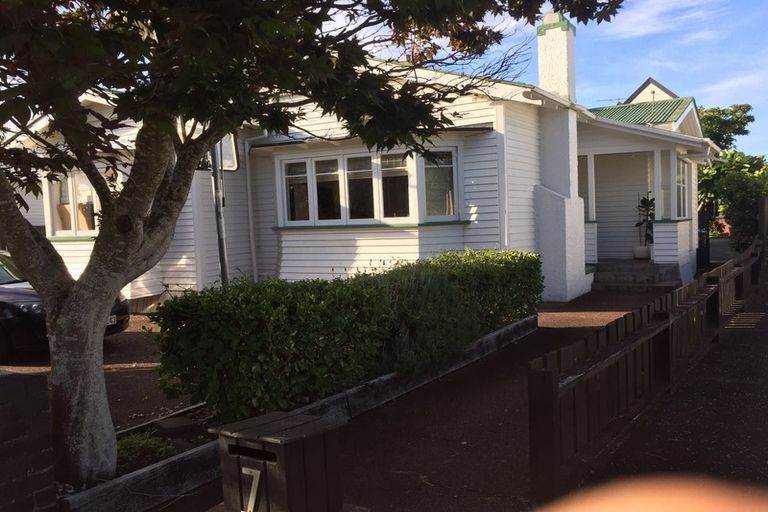 Photo of property in 7 Haig Avenue, Mount Roskill, Auckland, 1041