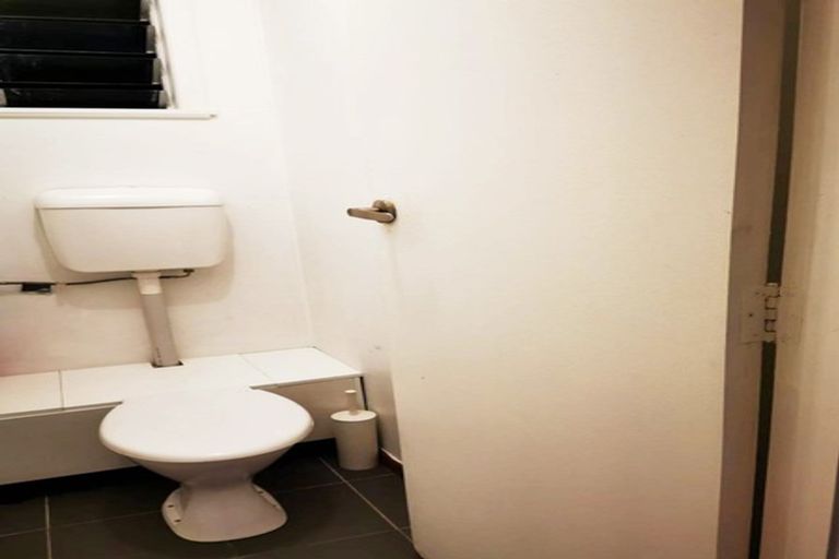 Photo of property in 24 Ted William Street, New Windsor, Auckland, 0600