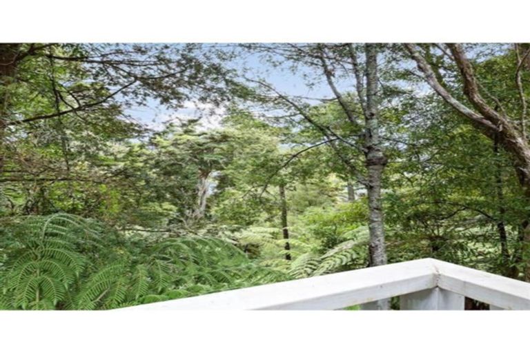 Photo of property in 41 Ridgewood Crescent, Birkenhead, Auckland, 0626