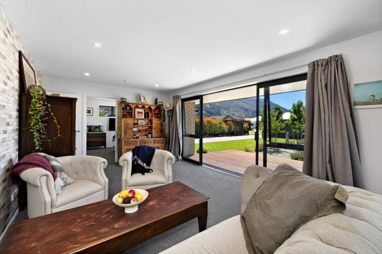 Photo of property in 14 Teal Place, Lake Hawea, Wanaka, 9382