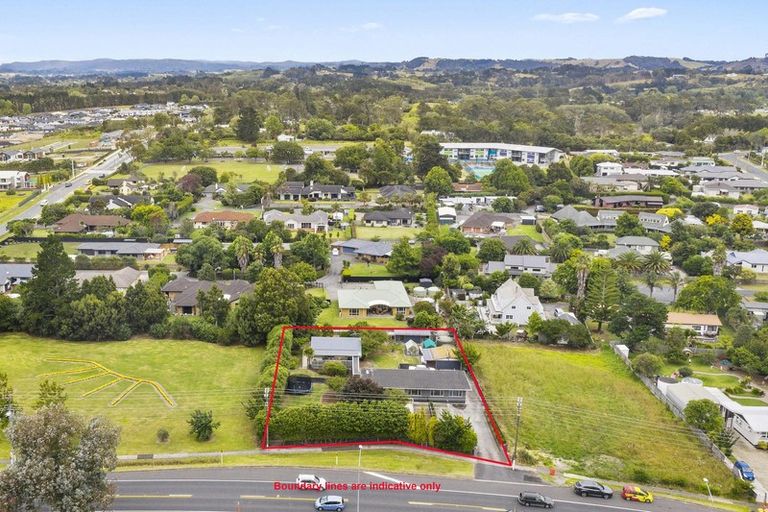 Photo of property in 395 Main Road, Huapai, Kumeu, 0810