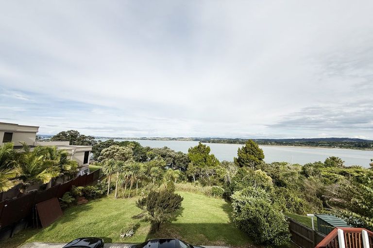 Photo of property in 17 Tui Vale Road, Shelly Park, Auckland, 2014