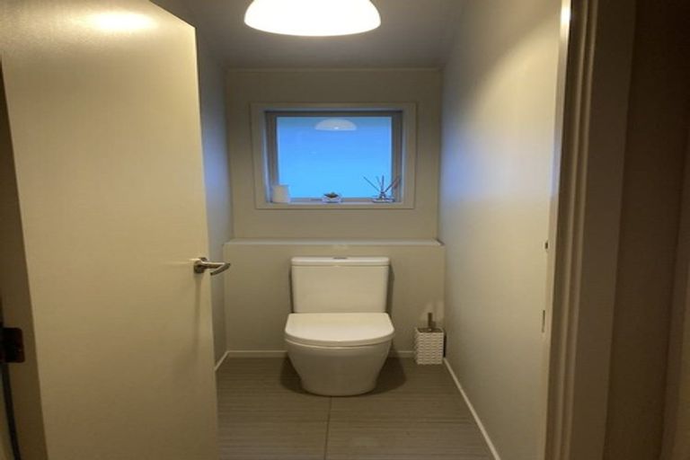 Photo of property in 4a Bemrose Place, Cockle Bay, Auckland, 2014