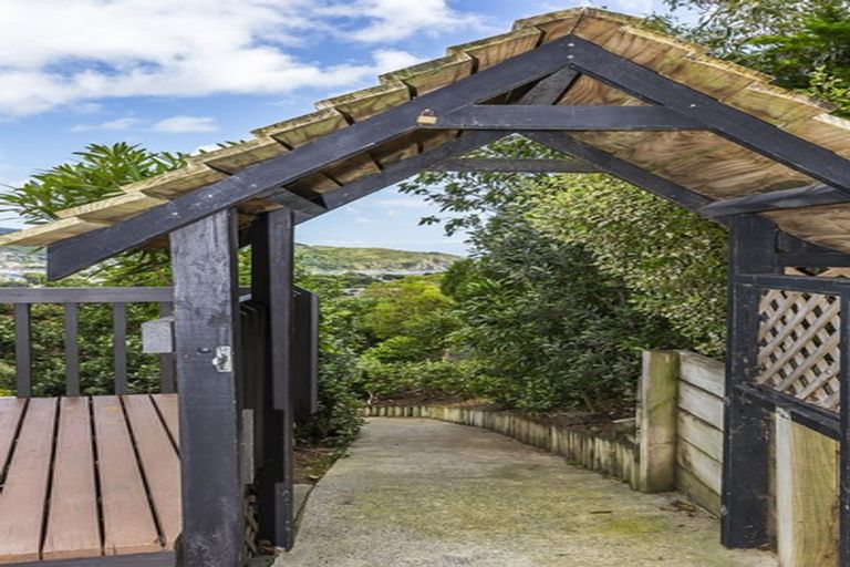 Photo of property in 1 Mapplebeck Street, Titahi Bay, Porirua, 5022