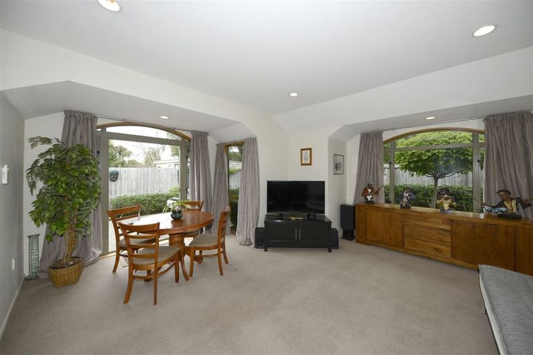 Photo of property in 3/252 Mairehau Road, Burwood, Christchurch, 8083