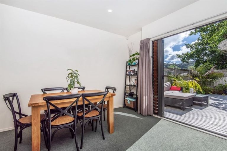 Photo of property in 8/11 The Avenue, Albany, Auckland, 0632