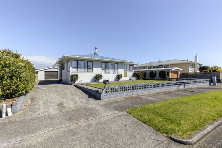 Photo of property in 25 Battiscombe Terrace, Waitara, 4320