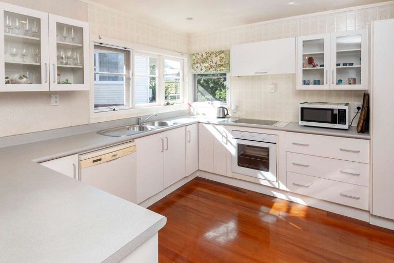 Photo of property in 22 O'halloran Road, Howick, Auckland, 2014