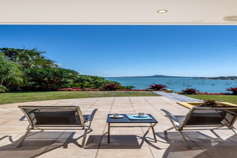 Photo of property in 33 Takutai Avenue, Half Moon Bay, Auckland, 2012