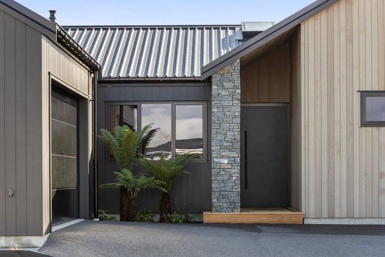 Photo of property in 56 Tironui Drive, Taradale, Napier, 4112