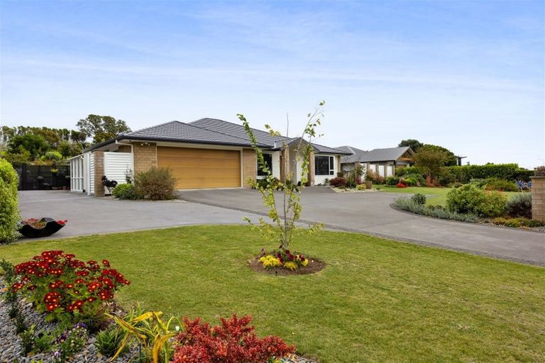 Photo of property in 9 Links Drive, Waiwhakaiho, New Plymouth, 4312