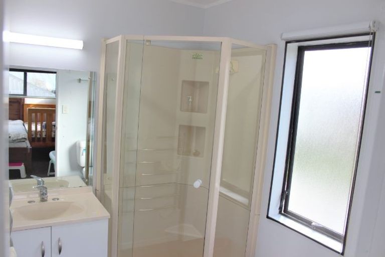 Photo of property in 6 Tokay Place, Huapai, Kumeu, 0810