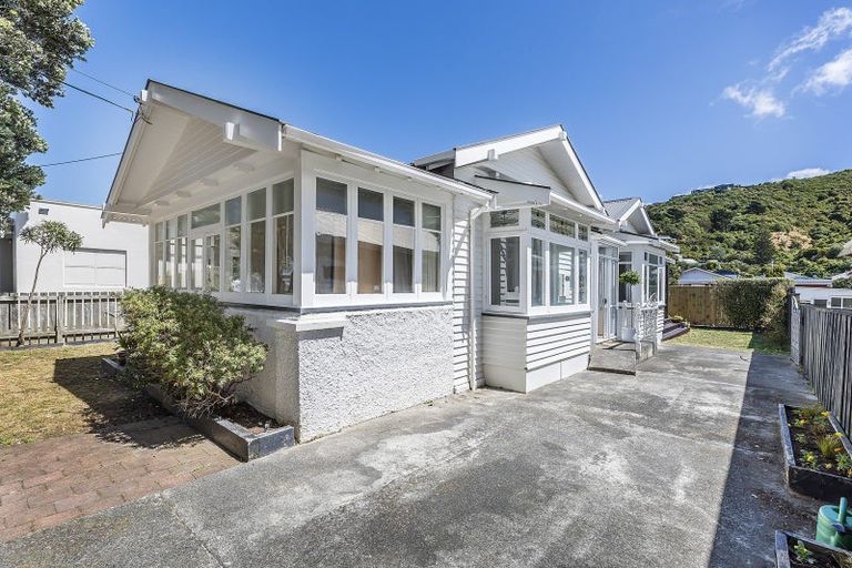 Photo of property in 224 The Parade, Island Bay, Wellington, 6023