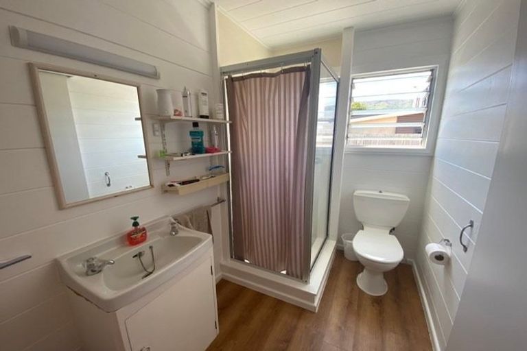 Photo of property in 4 Rimu Street, Waikanae, 5036