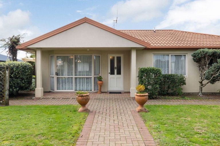 Photo of property in 126 Collins Road, Melville, Hamilton, 3206