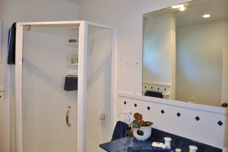 Photo of property in 16 Barrier View Road, Leigh, 0985