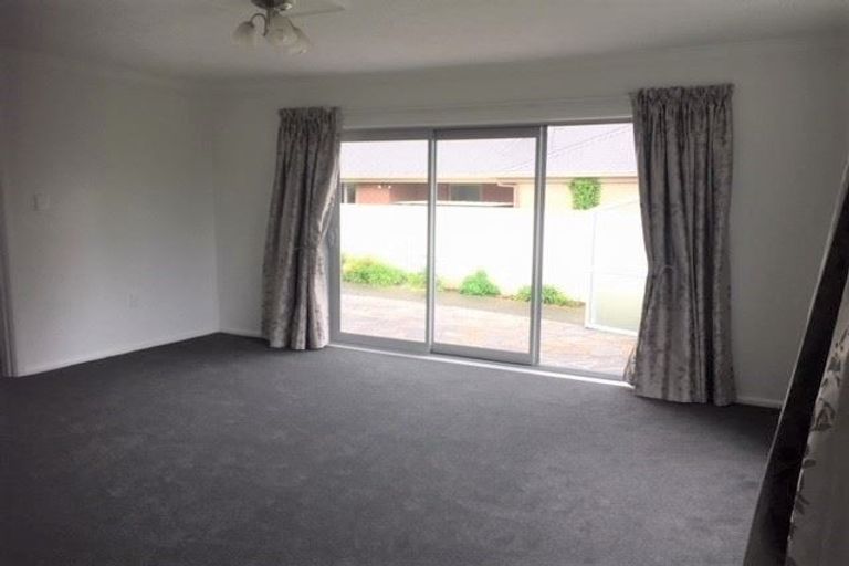 Photo of property in 72 Withells Road, Avonhead, Christchurch, 8042