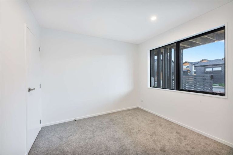 Photo of property in 10 Kari Lane, Kumeu, 0810