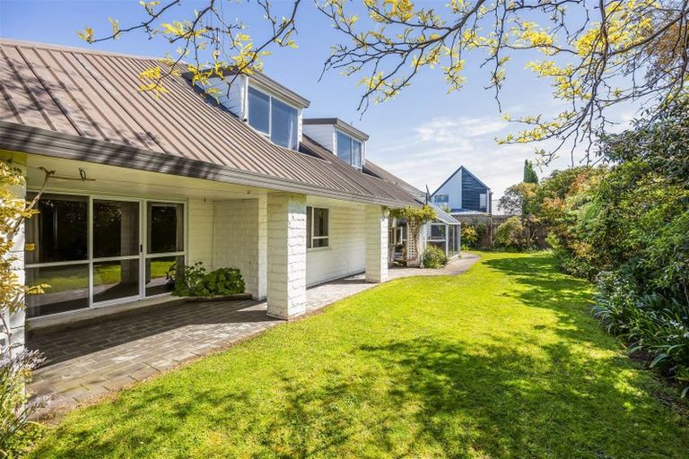 Photo of property in 9 Pentonville Close, Westmorland, Christchurch, 8025