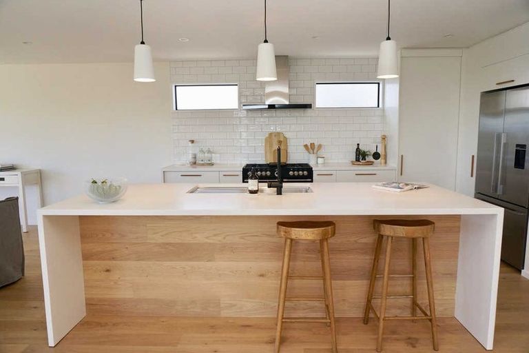 Photo of property in 27 Cannon Hill Crescent, Mount Pleasant, Christchurch, 8081