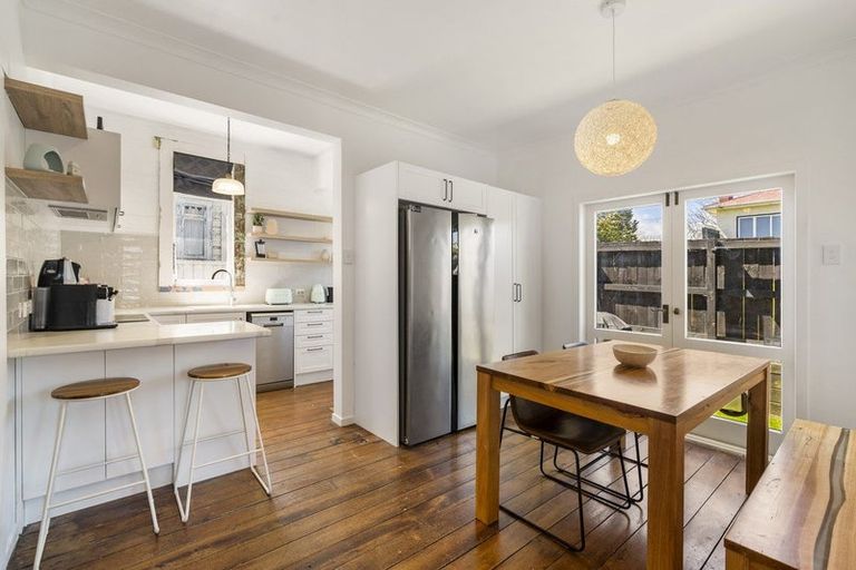 Photo of property in 1 Tapuaeotu Way, Welcome Bay, Tauranga, 3112