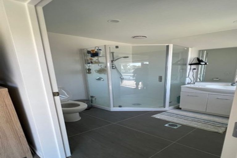 Photo of property in 10 Aeronautic Road, Takanini, 2112