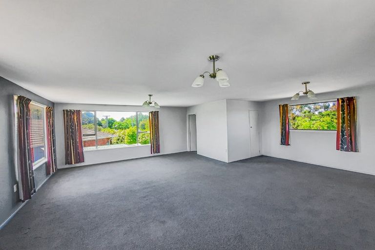 Photo of property in 22 Sevenoaks Drive, Bryndwr, Christchurch, 8053
