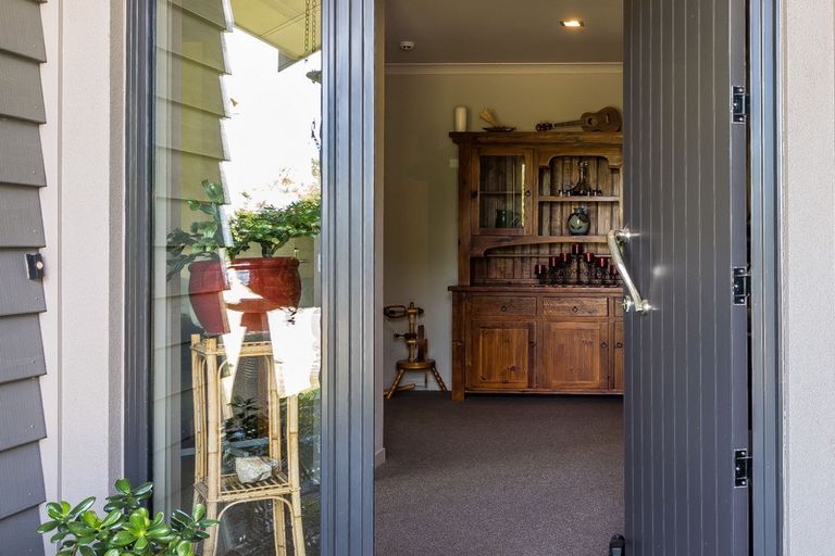 Photo of property in 2 Flaxen Way, Kinloch, Taupo, 3377