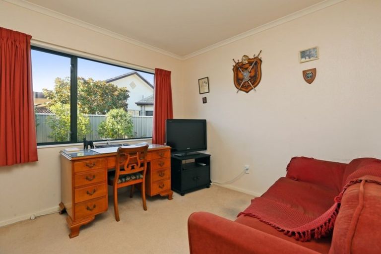 Photo of property in 11 Beaufort Place, Taradale, Napier, 4112