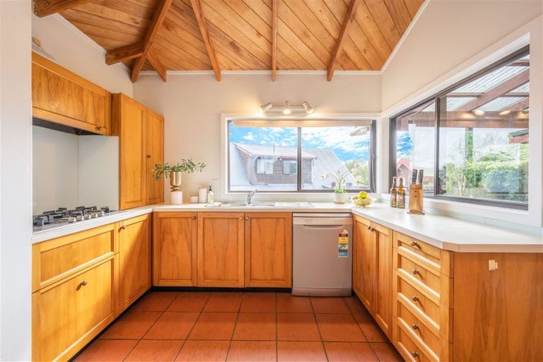 Photo of property in 17 Unsworth Drive, Unsworth Heights, Auckland, 0632