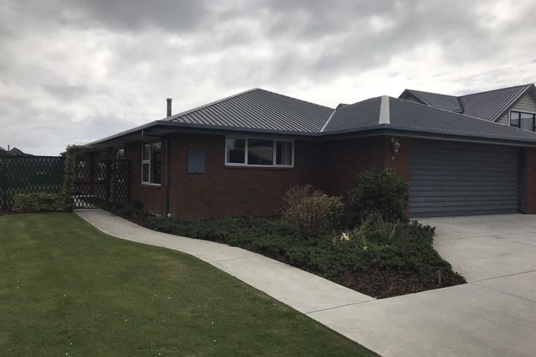 Photo of property in 5 Aberfoyle Place, Parklands, Christchurch, 8083