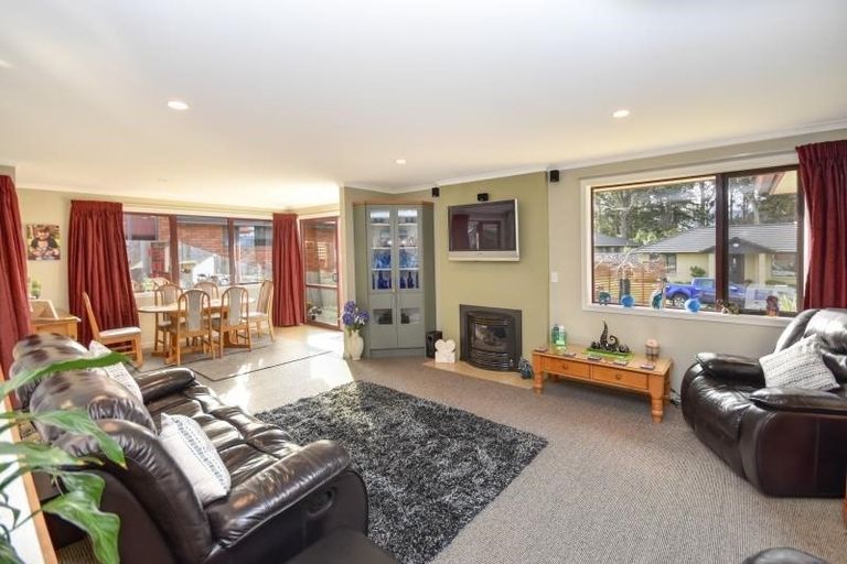 Photo of property in 5 Saint James Place, Fairfield, Dunedin, 9018