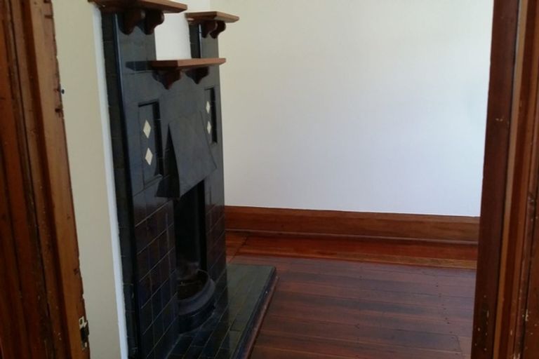 Photo of property in 5 Brown Street, Mount Cook, Wellington, 6021