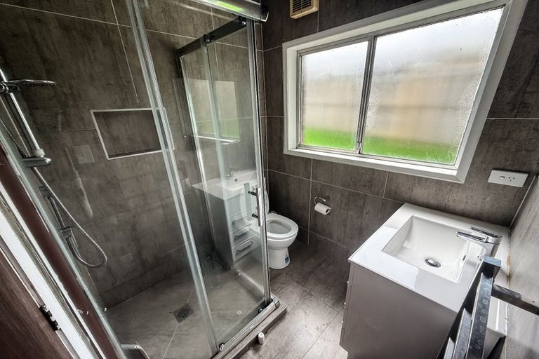 Photo of property in 1/57 Chartwell Avenue, Glenfield, Auckland, 0629