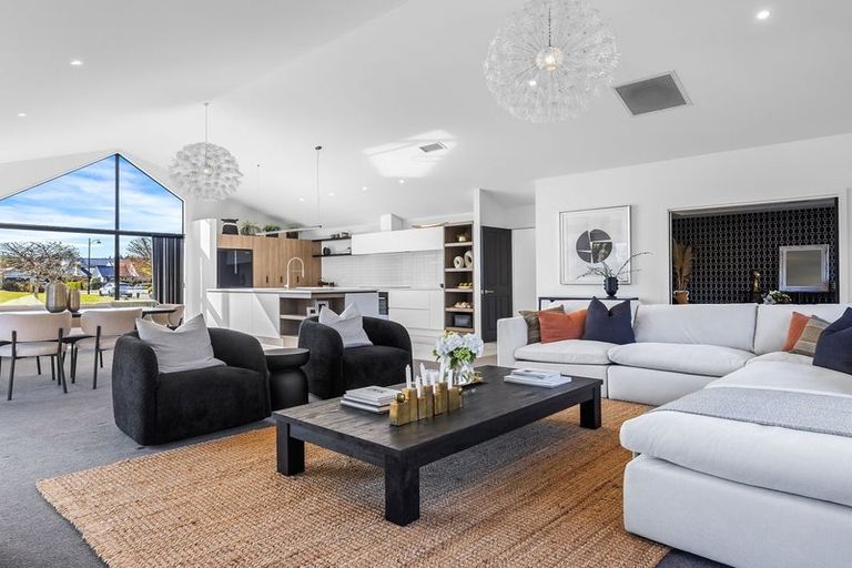 Photo of property in 6 Waitikiri Square, Parklands, Christchurch, 8083