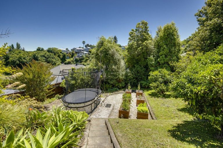 Photo of property in 2 Colenso Avenue, Hospital Hill, Napier, 4110