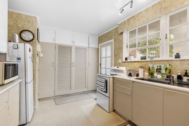 Photo of property in 5 Ridd Crescent, Karori, Wellington, 6012