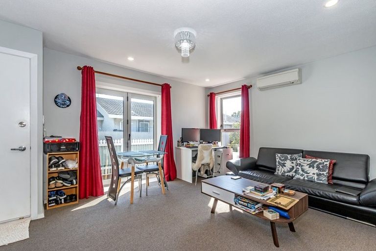 Photo of property in 2/10 Peer Street, Upper Riccarton, Christchurch, 8041